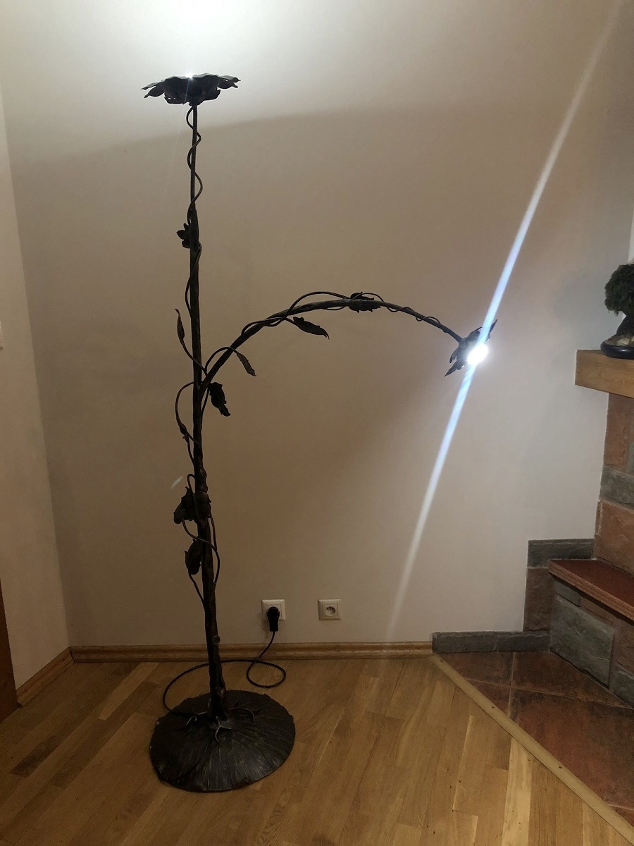 Dizajnová stojanová lampa - SLNEČNICA - luxusné interiérové svietidlo 