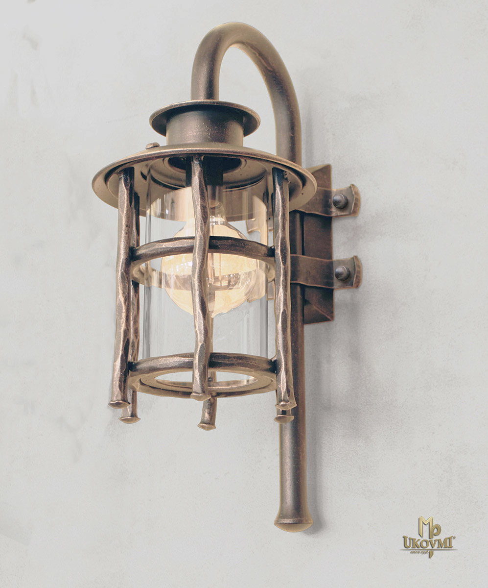 Luxusné nástenné svietidlo BABIČKA - exteriérová kovaná lampa