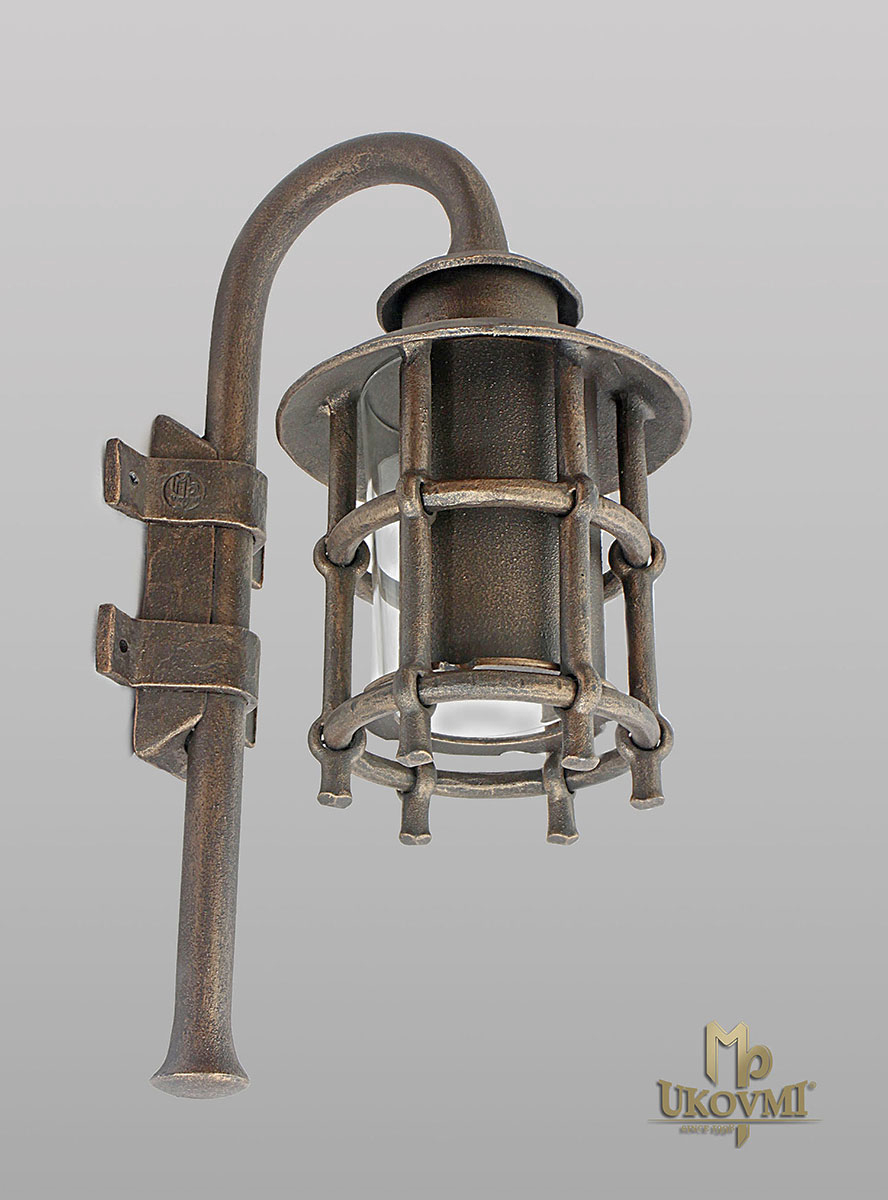 Nástenné svietidlo -  kovaná lampa KLASIK s tienidlom - exteriérové svietidlo