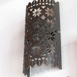 Dizajnové kované tienidlo ČIPKA - nástenné tienidlo