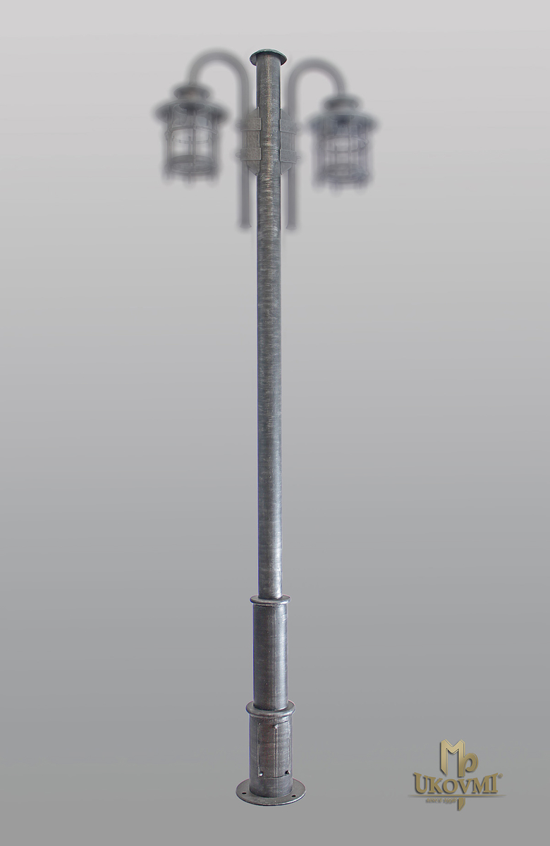 Kovaný stĺp na bočné lampy (bez svietidiel)