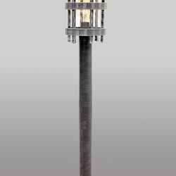 Luxusná stojanová lampa HISTORIK - ručne kovaná v ateliéri kováčskeho umenia UKOVMI - záhradné svietidlo