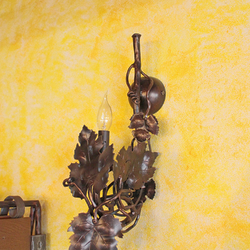 Dizajnov bon svietidlo do interiru - exkluzvna lampa je na obrzku v medenej patine