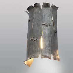 Ručne kované nástenné tienidlo z ateliéru umenia a dizajnu UKOVMI - umelecká lampa - kôra stromu